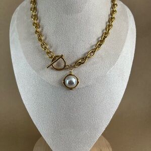 Gold Chain Necklace with Pearl Pendant